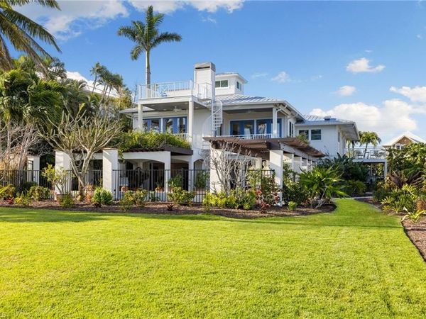 3569 San Carlos DR, ST. JAMES CITY, FL 33956