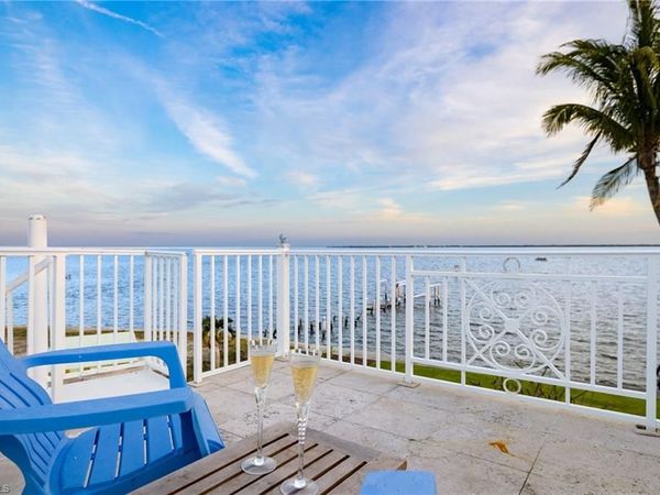 3569 San Carlos DR, ST. JAMES CITY, FL 33956