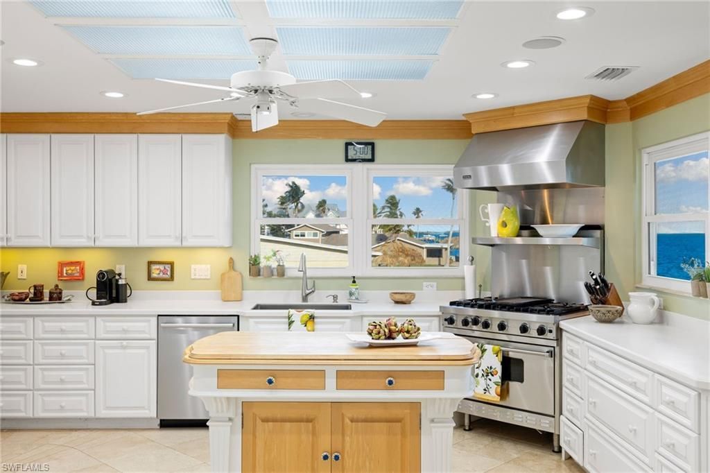 3569 San Carlos Dr, Saint James City, FL 33956 Photo