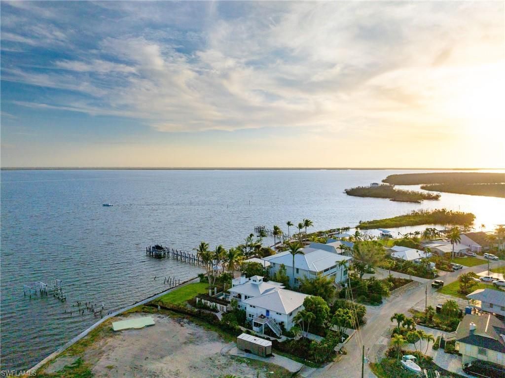 3569 San Carlos Dr, Saint James City, FL 33956 Photo