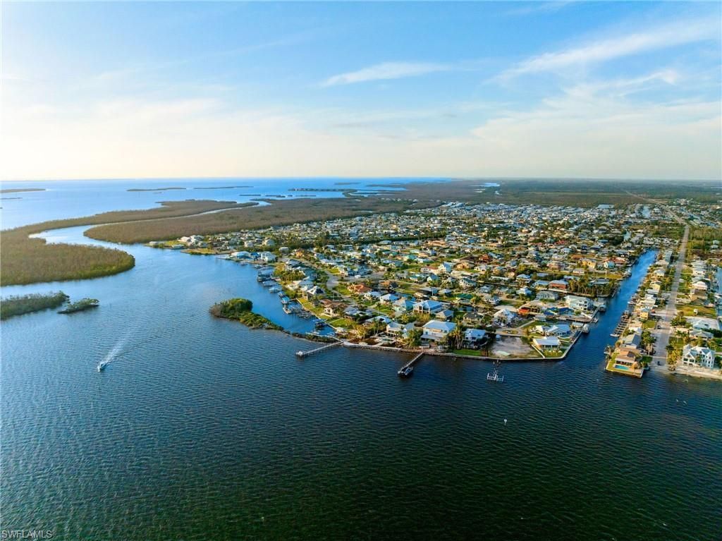 3569 San Carlos Dr, Saint James City, FL 33956 Photo