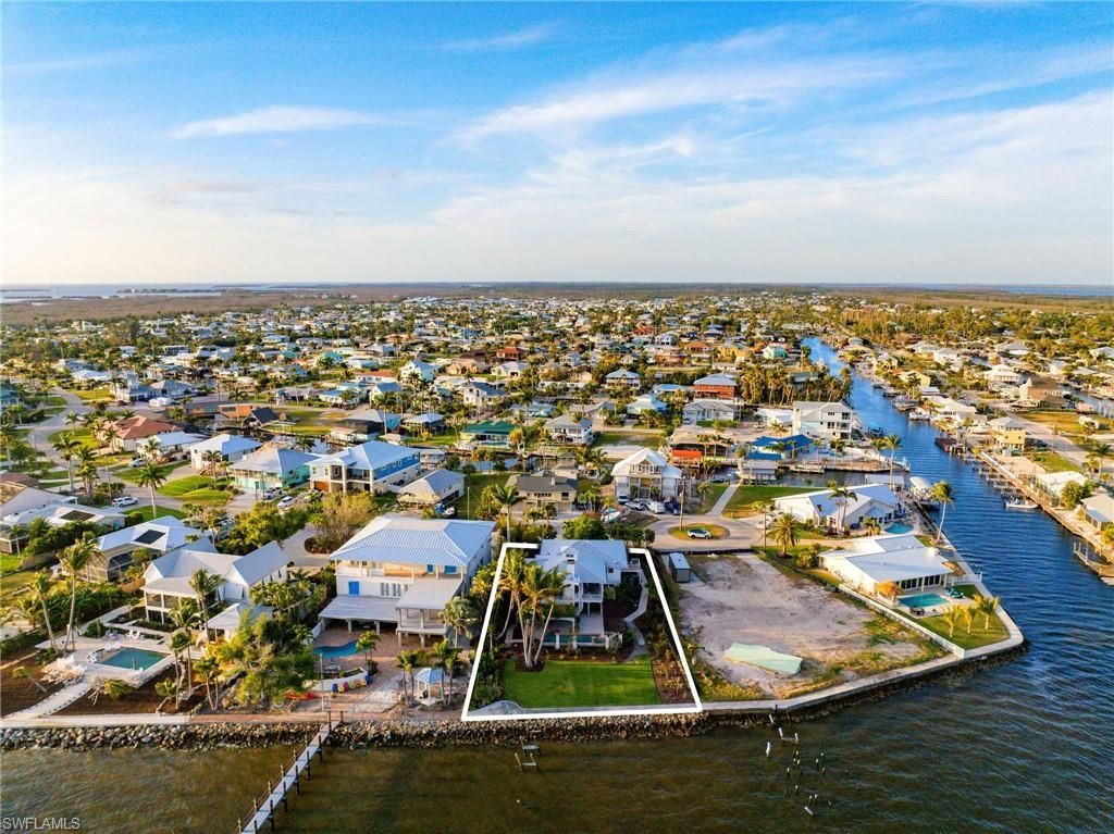 3569 San Carlos Dr, Saint James City, FL 33956 Photo