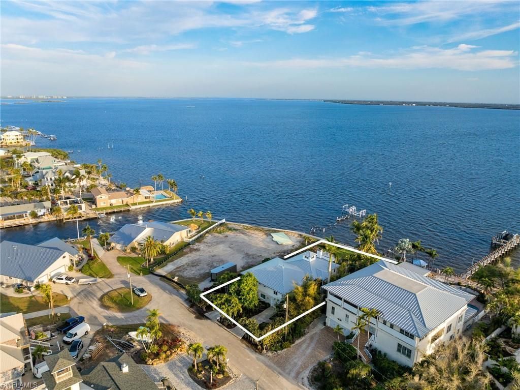 3569 San Carlos Dr, Saint James City, FL 33956 Photo