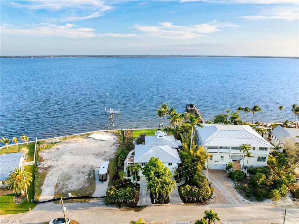 3569 San Carlos Dr, Saint James City, FL 33956 Photo