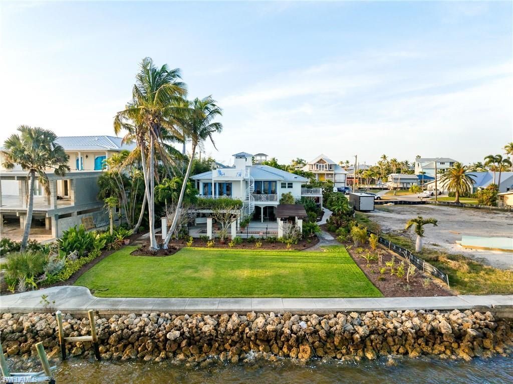 3569 San Carlos Dr, Saint James City, FL 33956 Photo