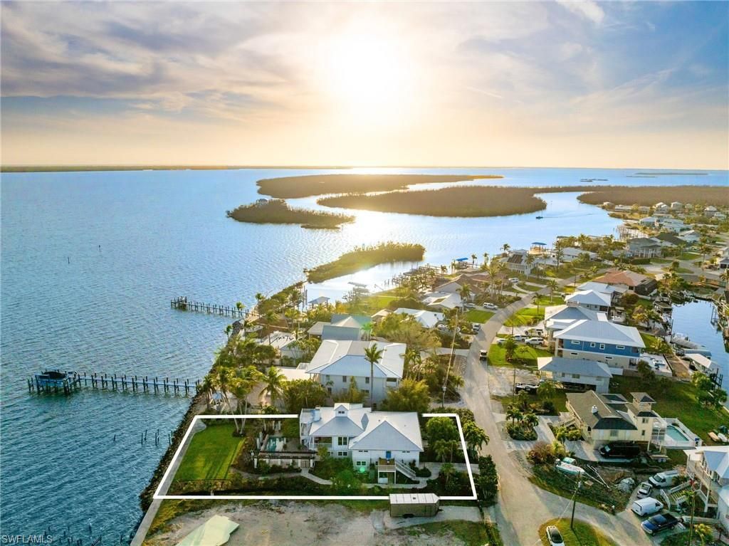 3569 San Carlos Dr, Saint James City, FL 33956 Photo