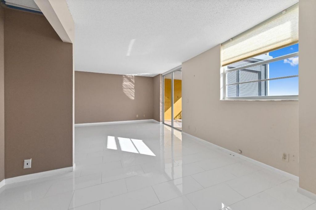 5700 NW 2nd Avenue, Unit 503, Boca Raton, FL 33487 Photo