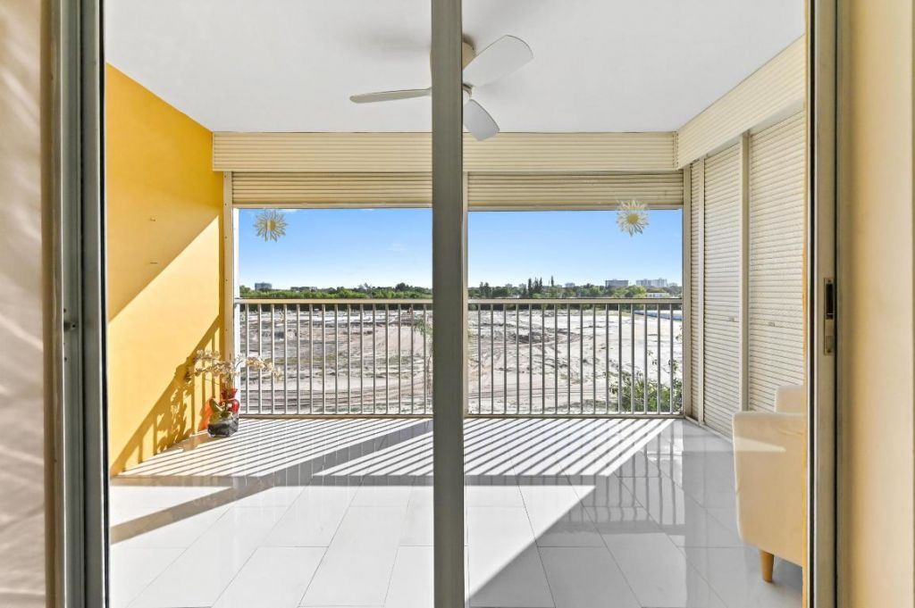 5700 NW 2nd Avenue, Unit 503, Boca Raton, FL 33487 Photo