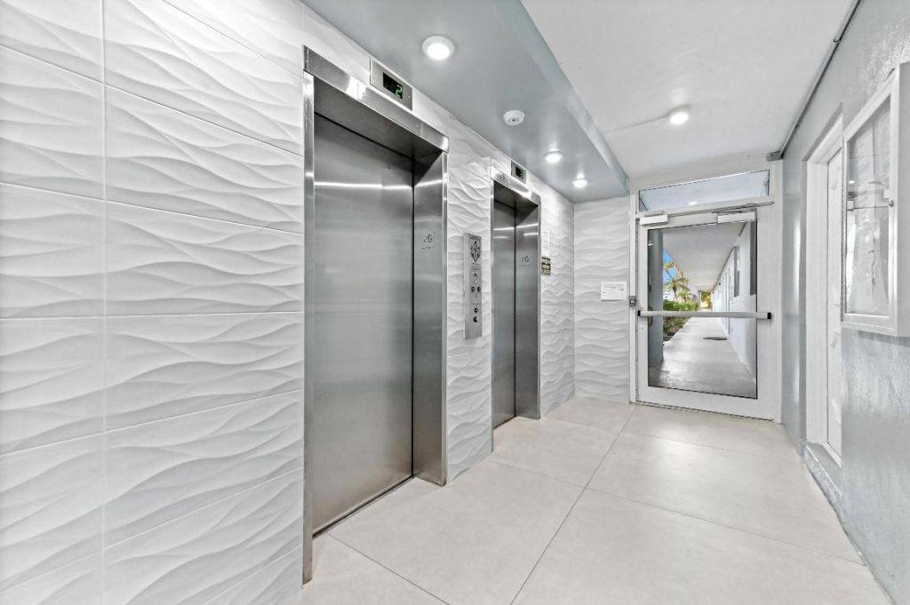 5700 NW 2nd Avenue, Unit 503, Boca Raton, FL 33487 Photo