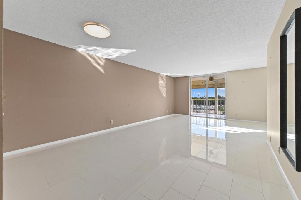 5700 NW 2nd Avenue, Unit 503, Boca Raton, FL 33487 Photo