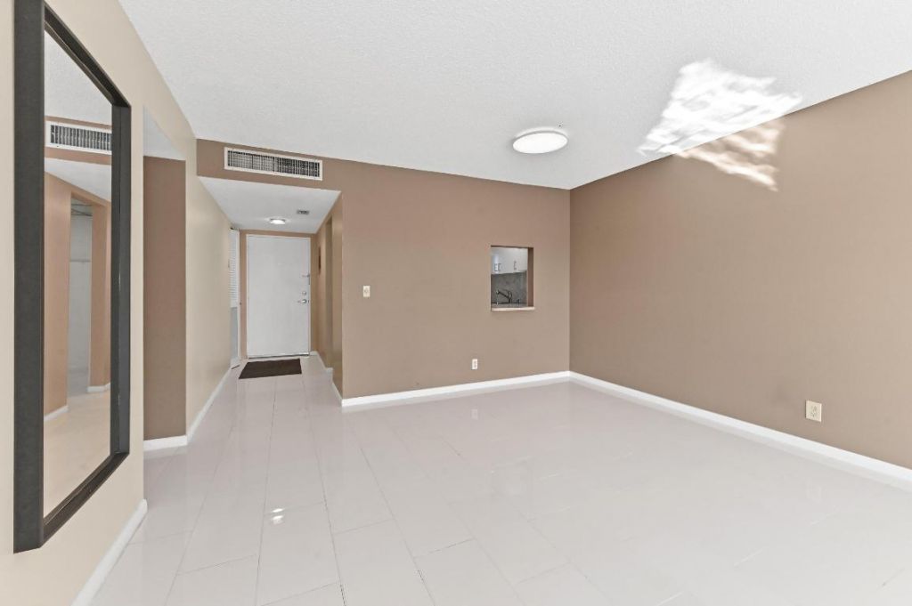 5700 NW 2nd Avenue, Unit 503, Boca Raton, FL 33487 Photo