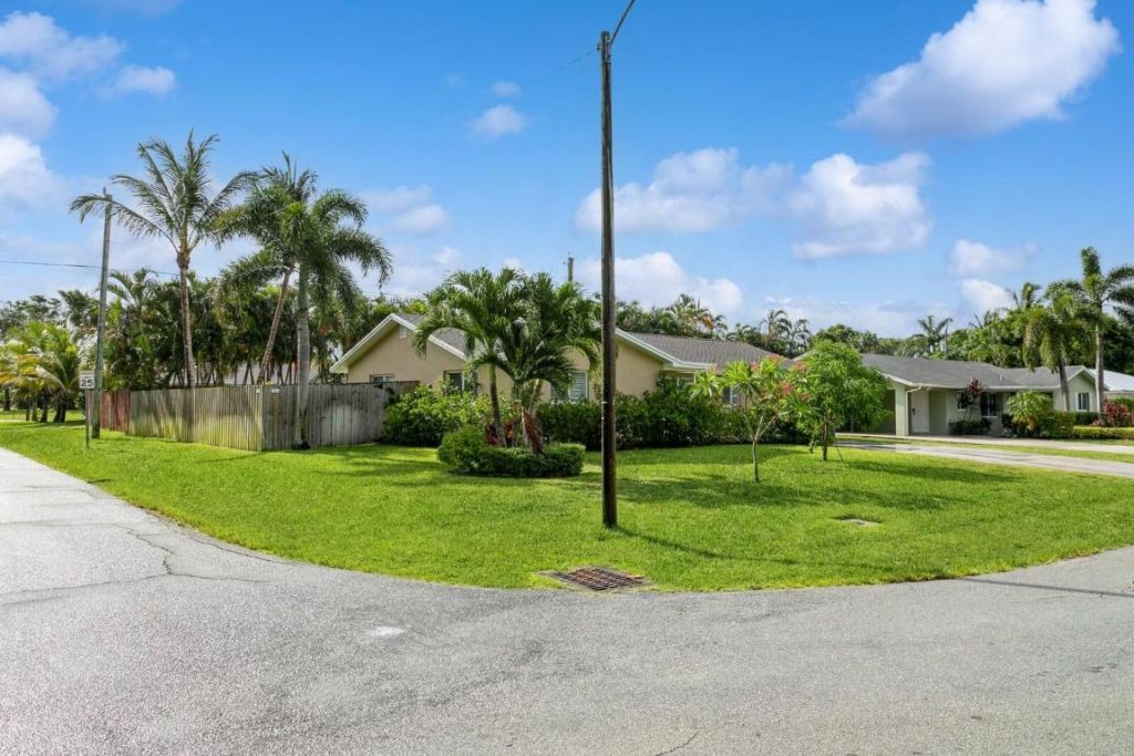 1615 Venus Avenue, Jupiter, FL 33469 Photo