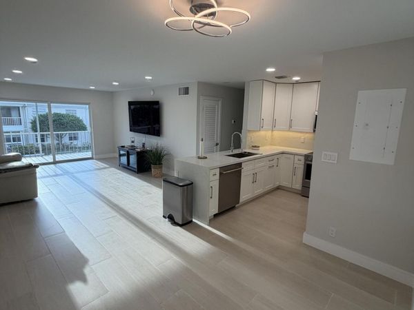 6347 Bay Club Drive, Unit 3, Fort Lauderdale, FL 33308