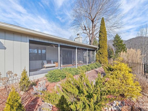 12 A Willow View Drive, Franklin, NC 28734