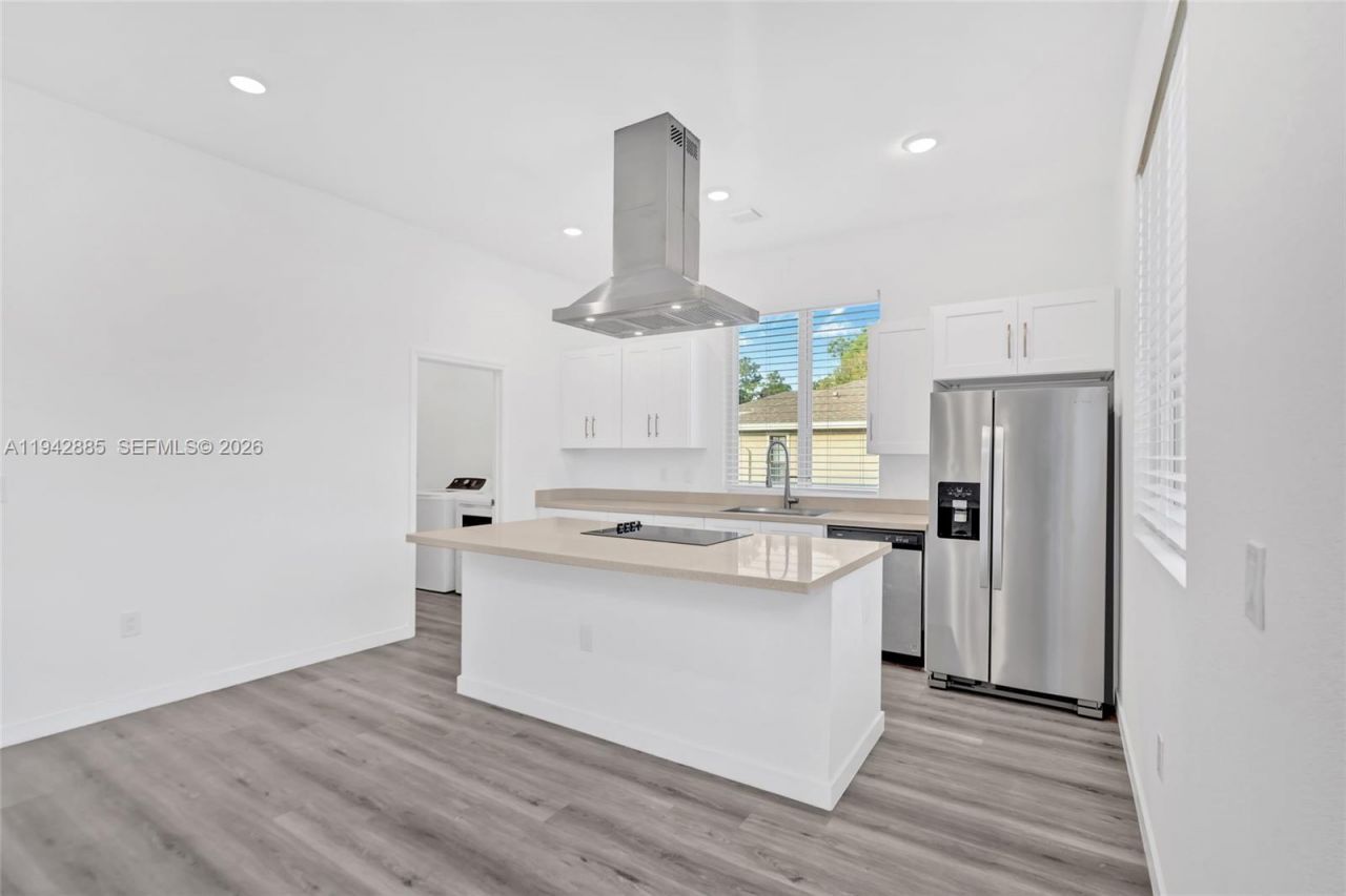 719 Little Rock E , Lehigh Acres, FL 33974 Photo