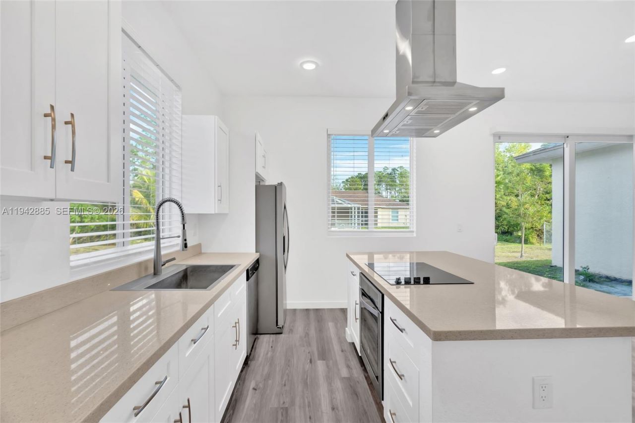 719 Little Rock E , Lehigh Acres, FL 33974 Photo