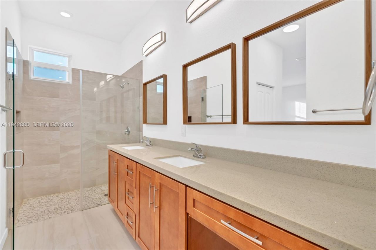 719 Little Rock E , Lehigh Acres, FL 33974 Photo