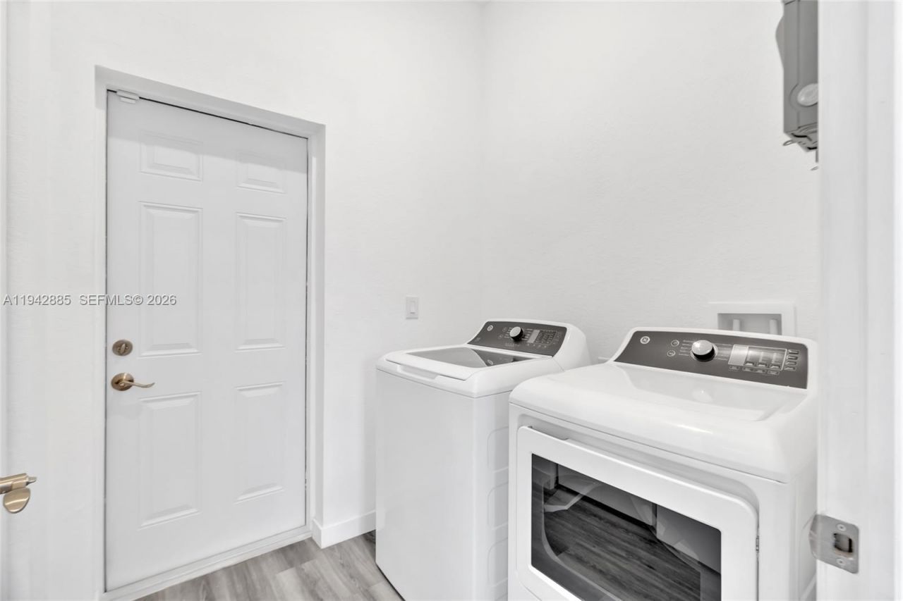 719 Little Rock E , Lehigh Acres, FL 33974 Photo