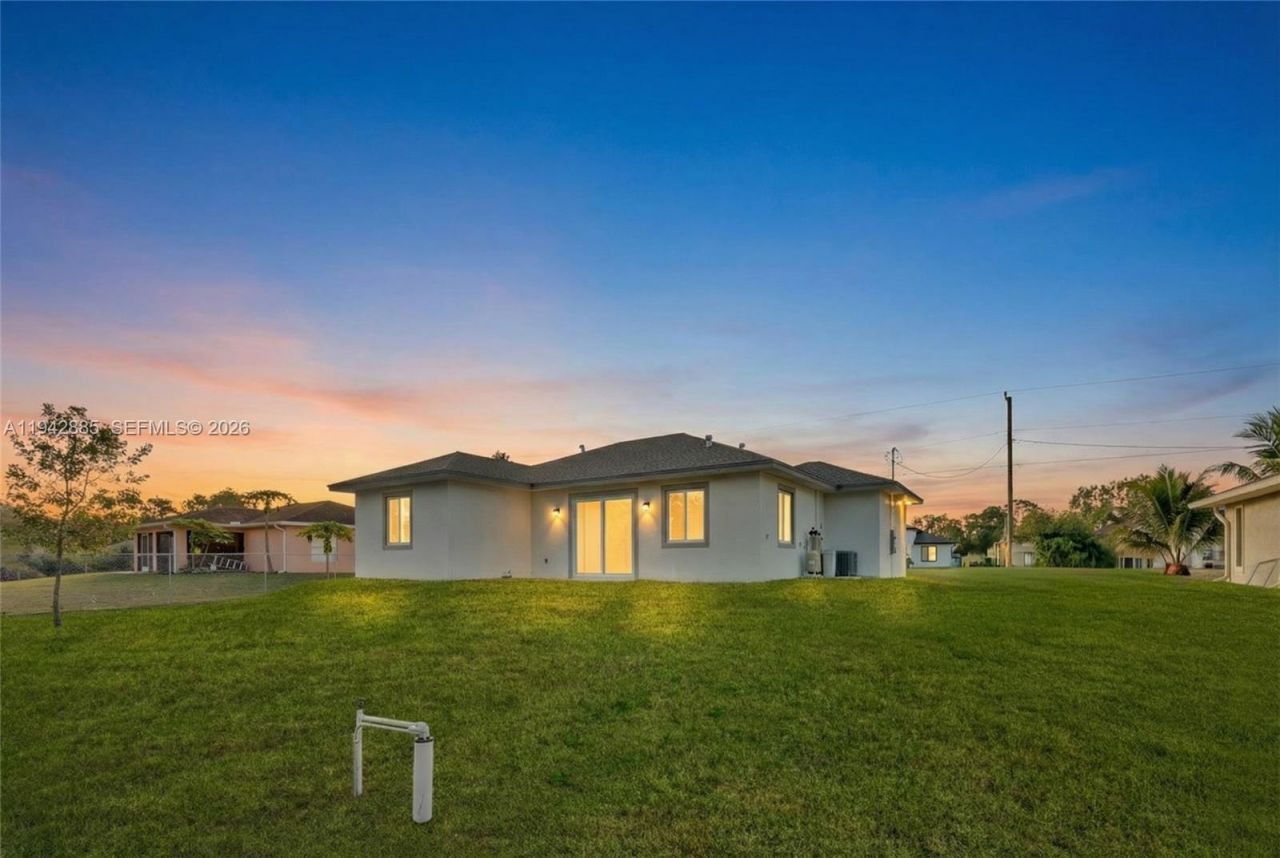 719 Little Rock E , Lehigh Acres, FL 33974 Photo