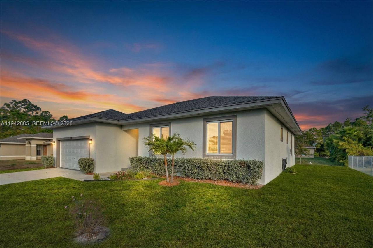 719 Little Rock E , Lehigh Acres, FL 33974 Photo