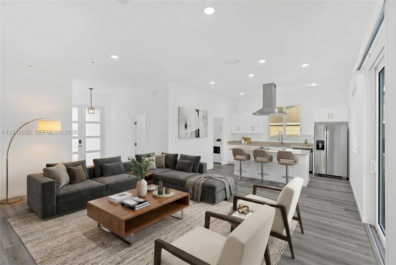 719 Little Rock E , Lehigh Acres, FL 33974 Photo