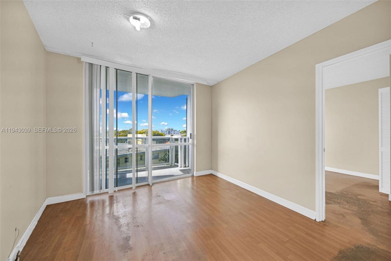 900 Bay Dr, Unit 321, Miami Beach, FL 33141 Photo
