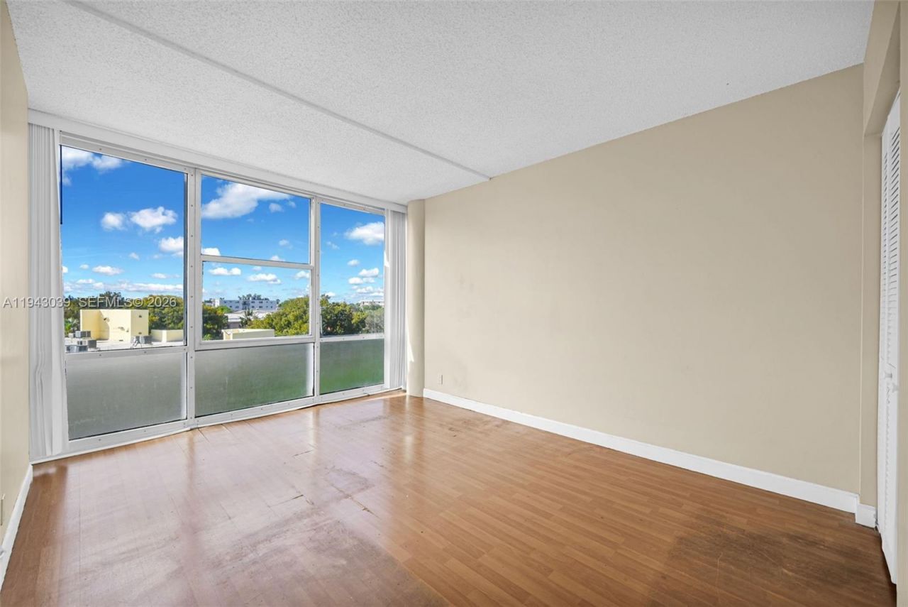 900 Bay Dr, Unit 321, Miami Beach, FL 33141 Photo