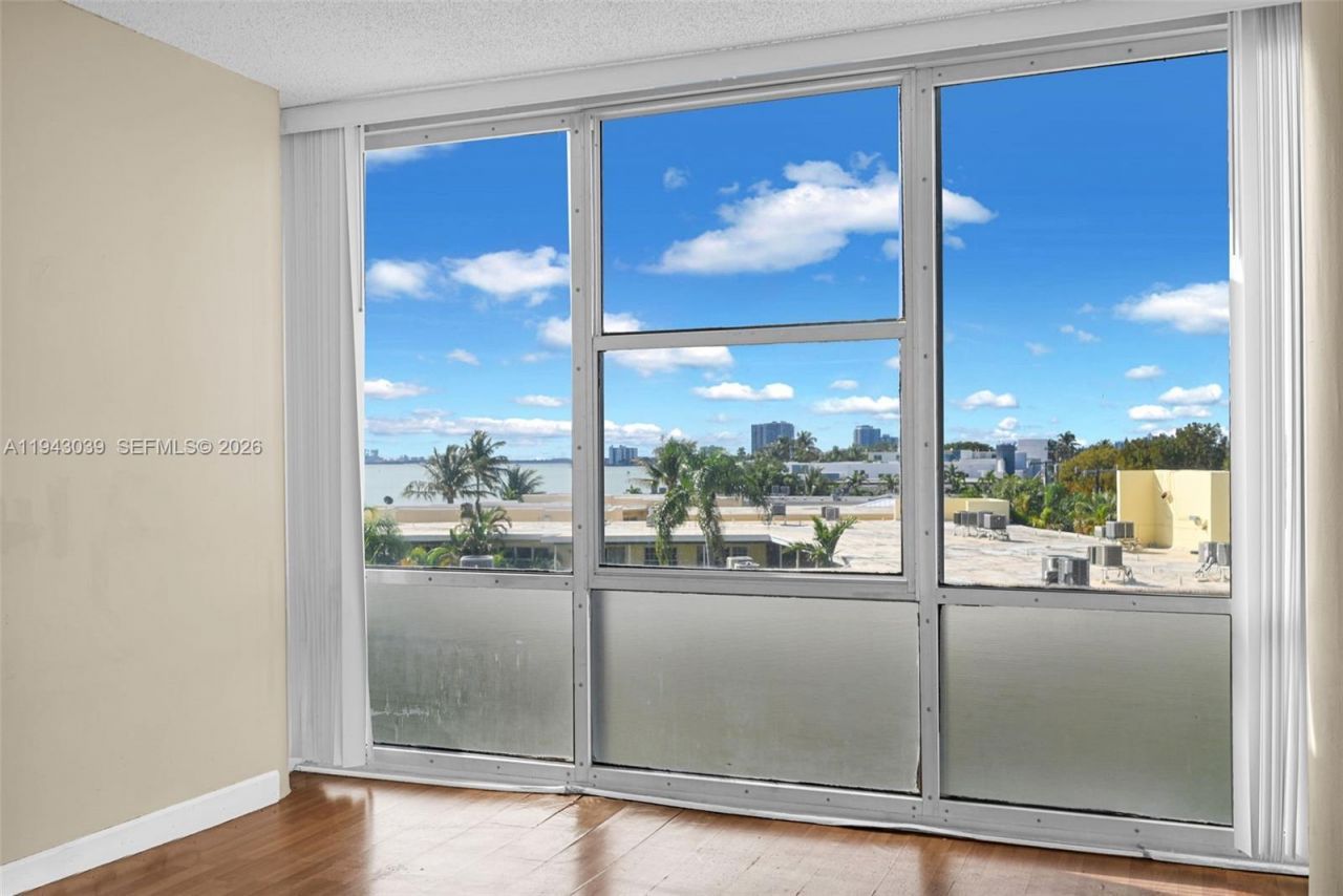 900 Bay Dr, Unit 321, Miami Beach, FL 33141 Photo