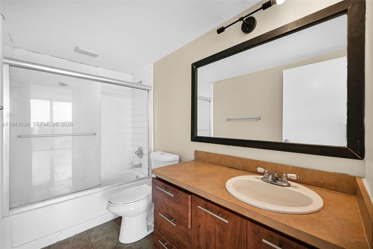 900 Bay Dr, Unit 321, Miami Beach, FL 33141 Photo