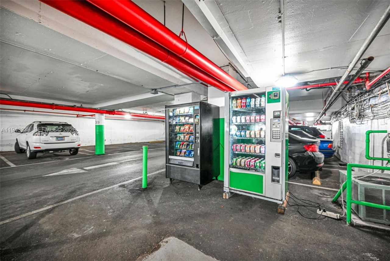 900 Bay Dr, Unit 321, Miami Beach, FL 33141 Photo