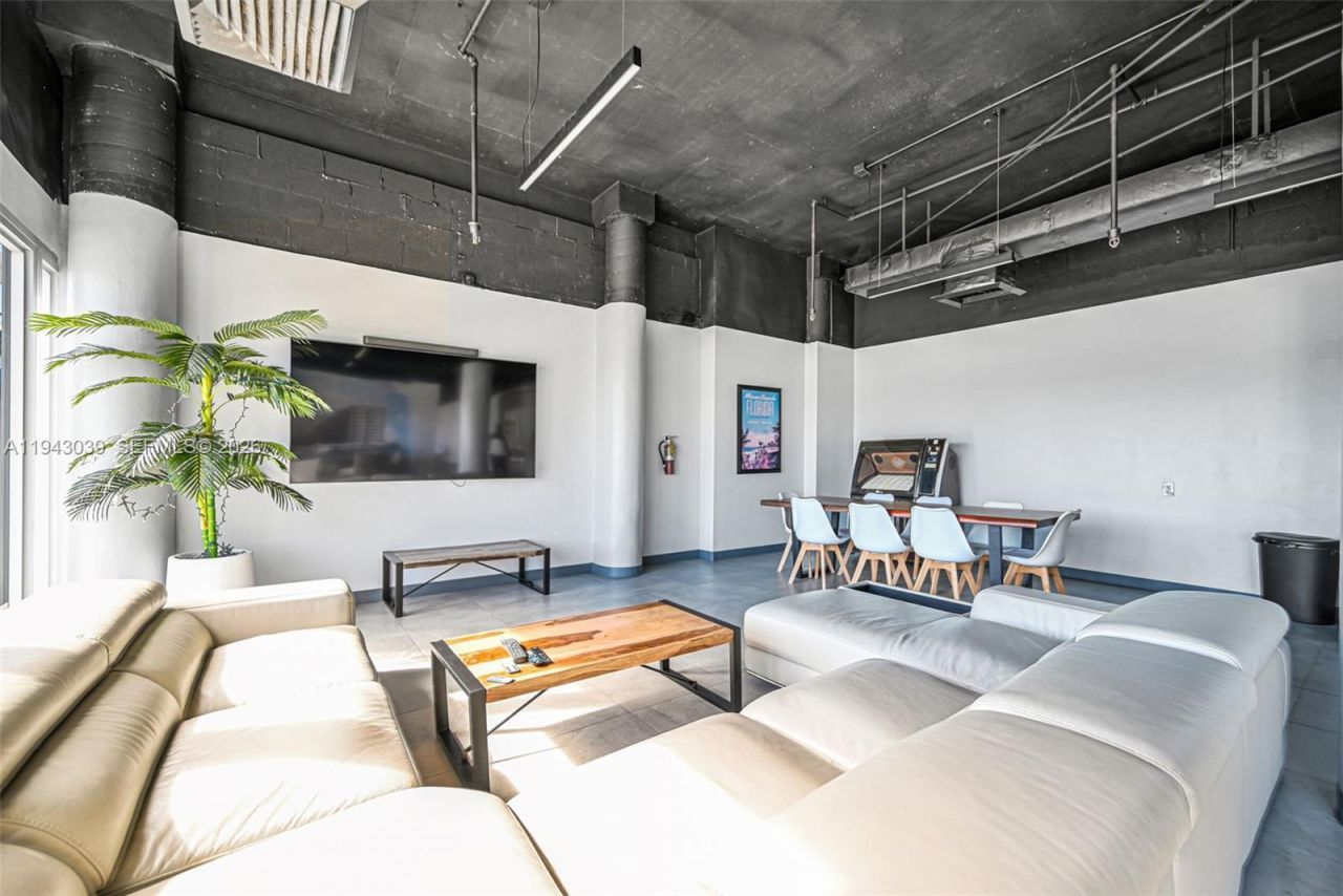 900 Bay Dr, Unit 321, Miami Beach, FL 33141 Photo