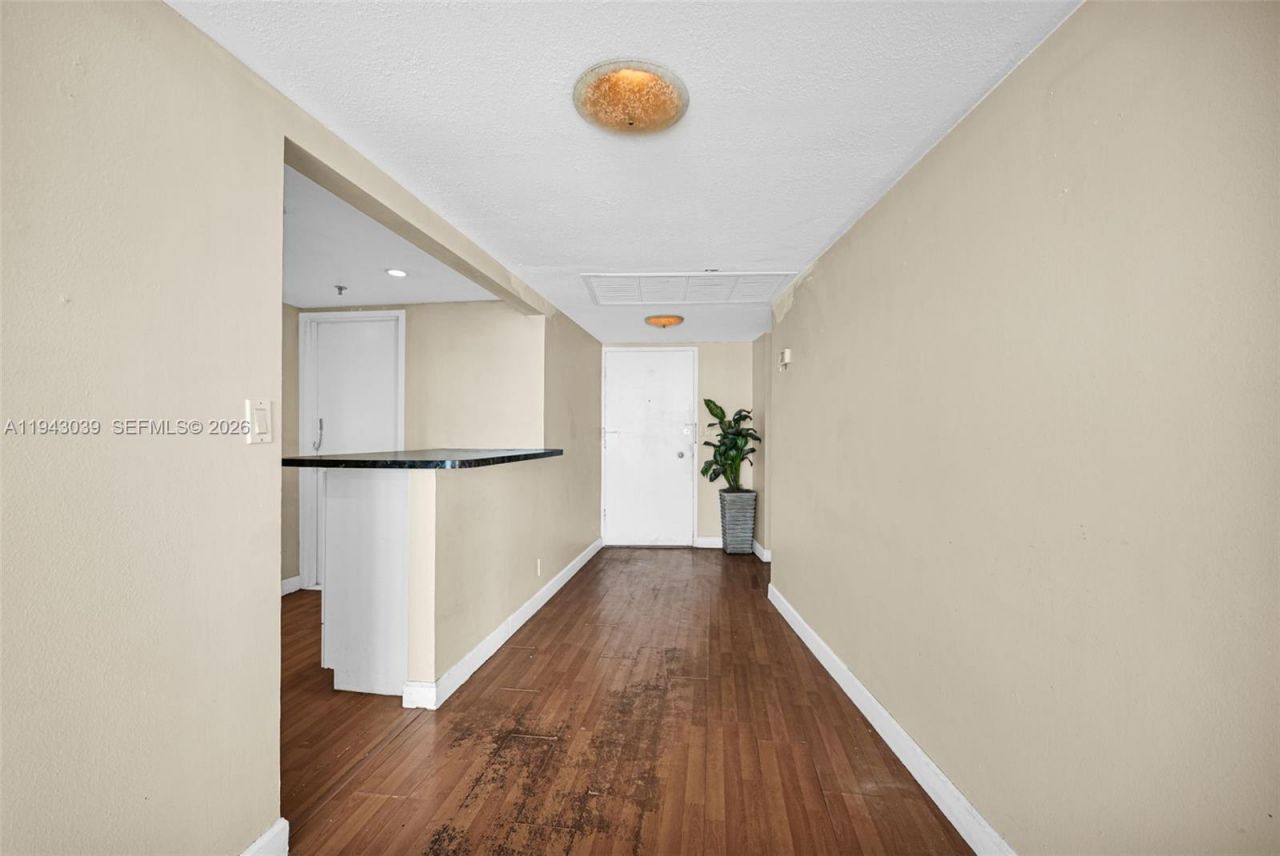 900 Bay Dr, Unit 321, Miami Beach, FL 33141 Photo