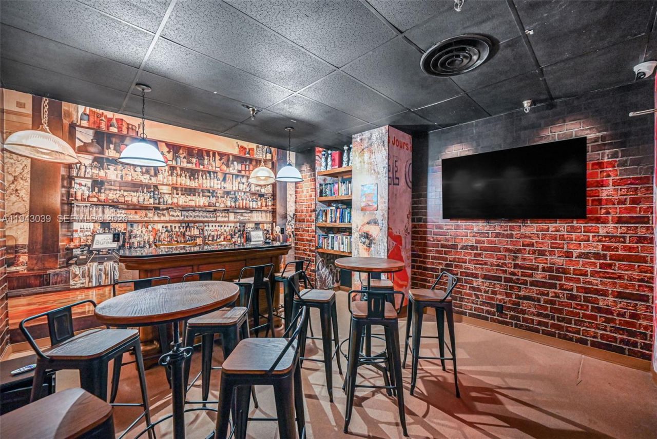 900 Bay Dr, Unit 321, Miami Beach, FL 33141 Photo