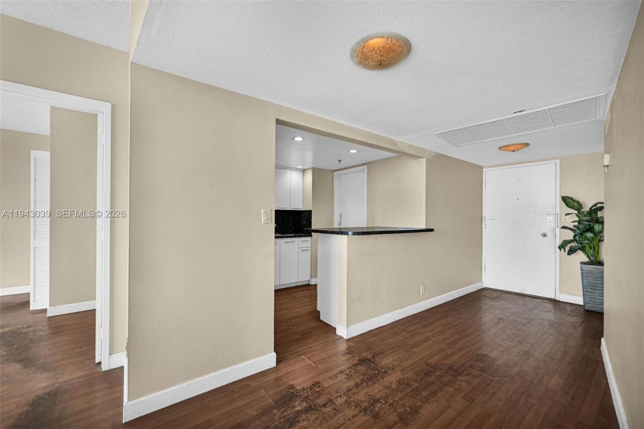 900 Bay Dr, Unit 321, Miami Beach, FL 33141 Photo