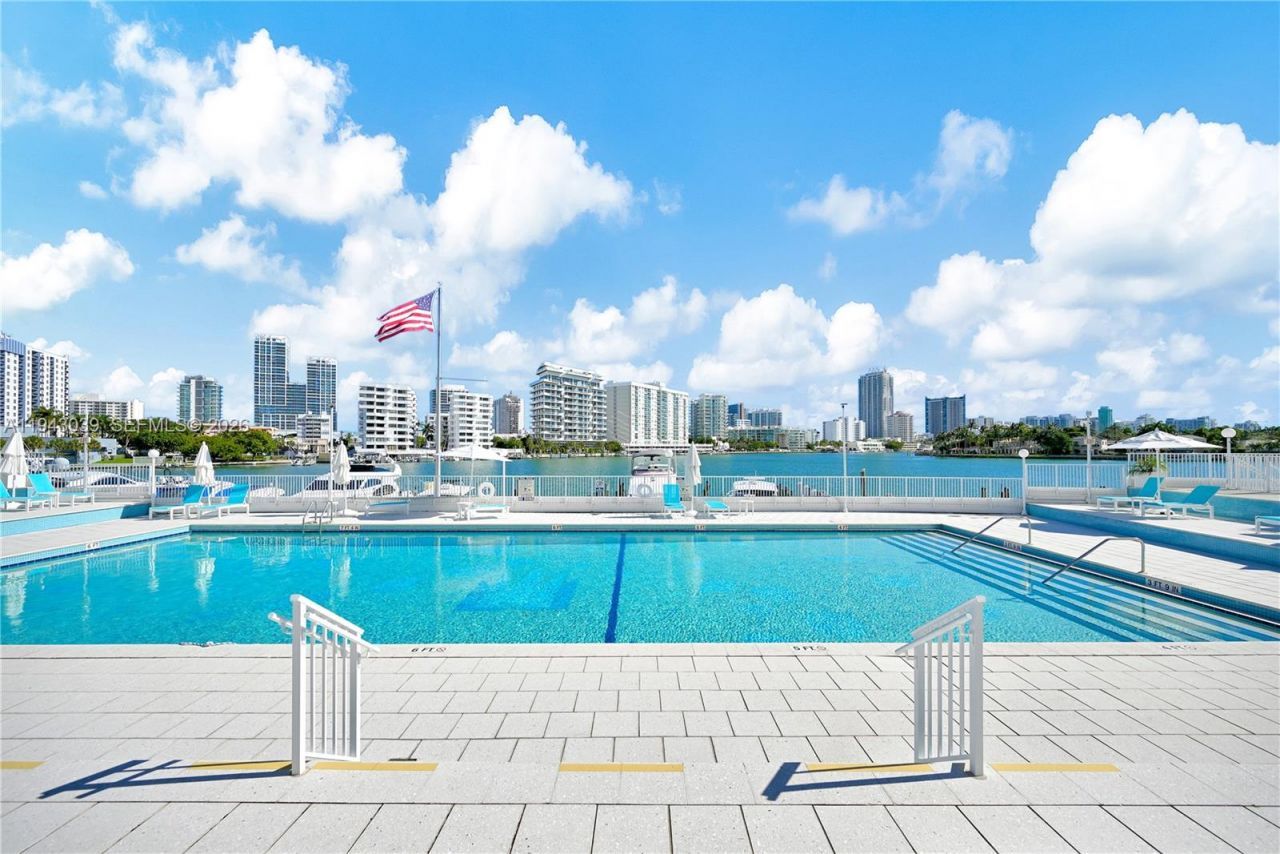 900 Bay Dr, Unit 321, Miami Beach, FL 33141 Photo