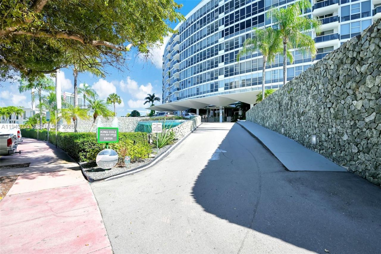 900 Bay Dr, Unit 321, Miami Beach, FL 33141 Photo