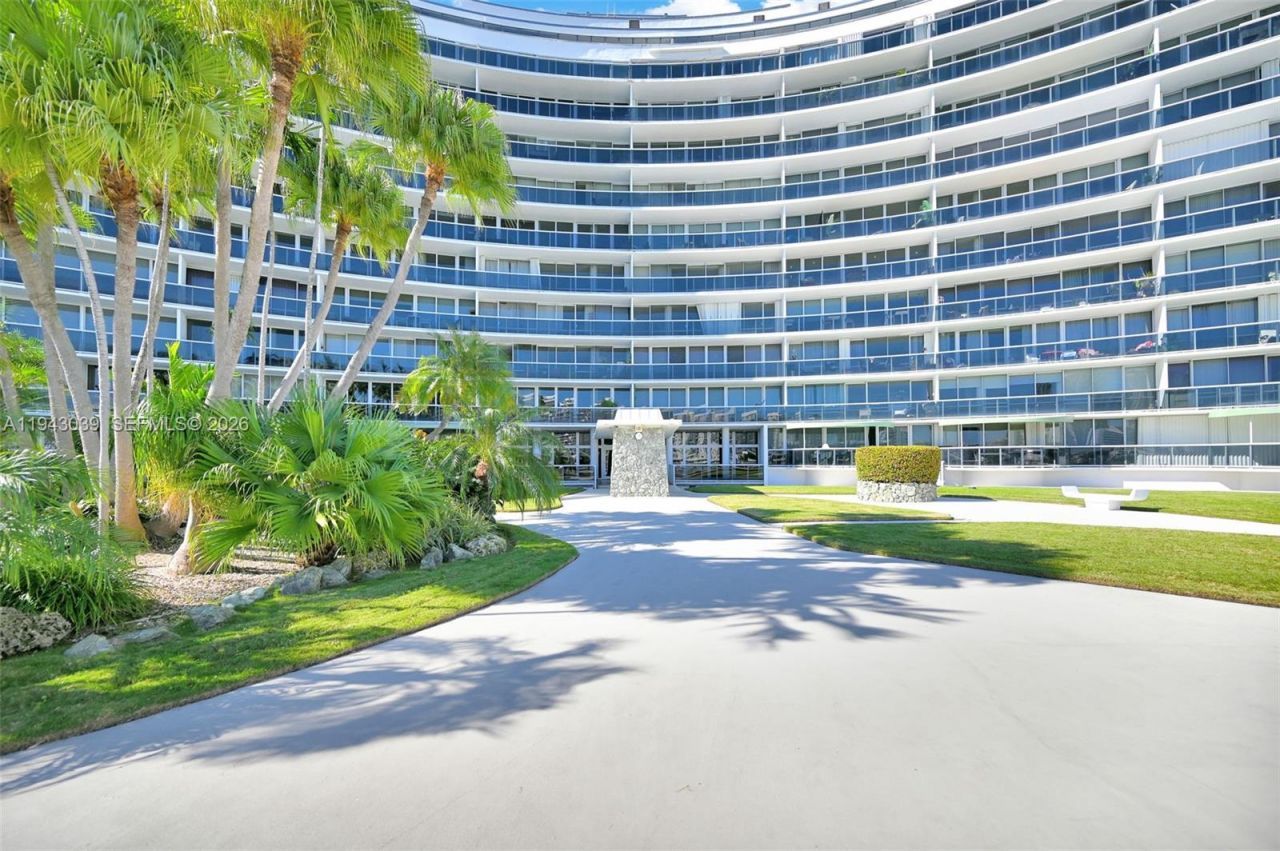 900 Bay Dr, Unit 321, Miami Beach, FL 33141 Photo