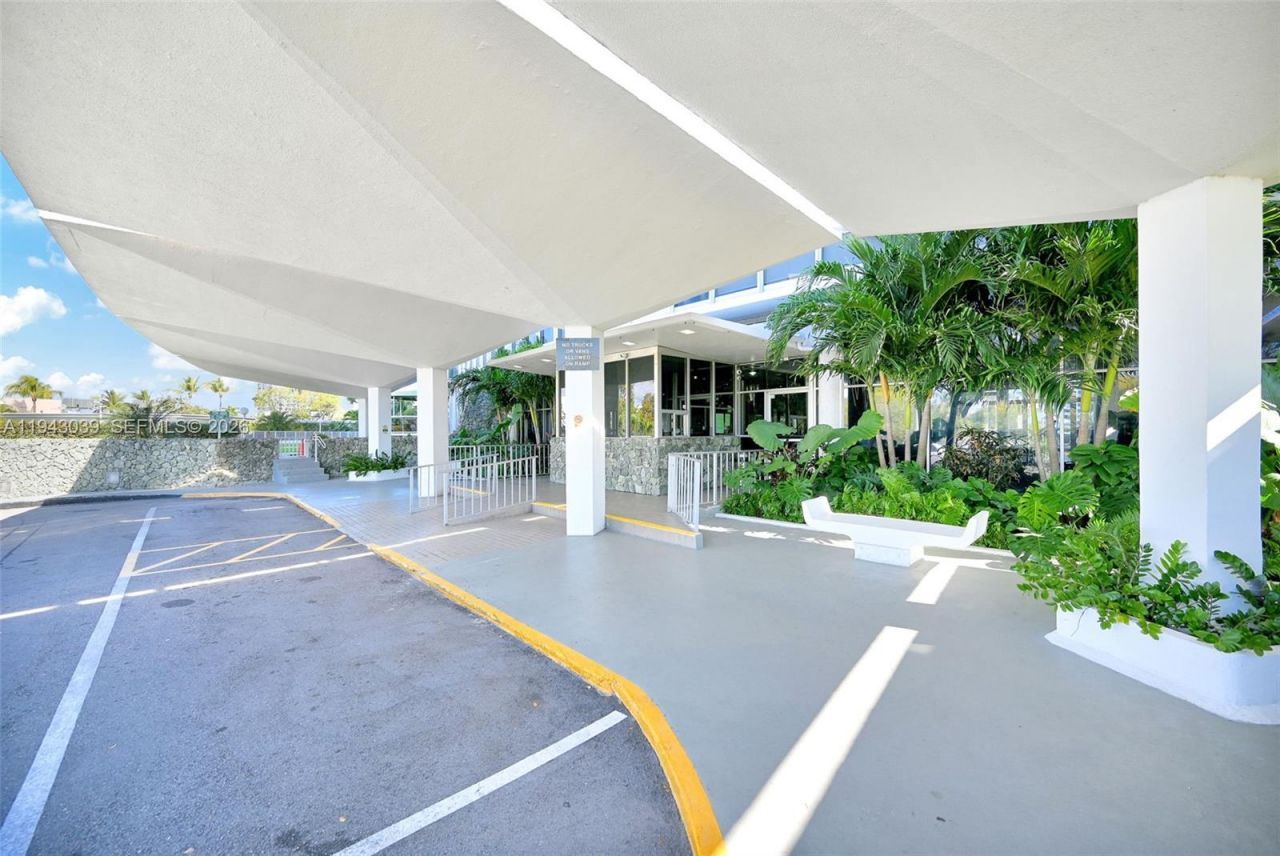 900 Bay Dr, Unit 321, Miami Beach, FL 33141 Photo