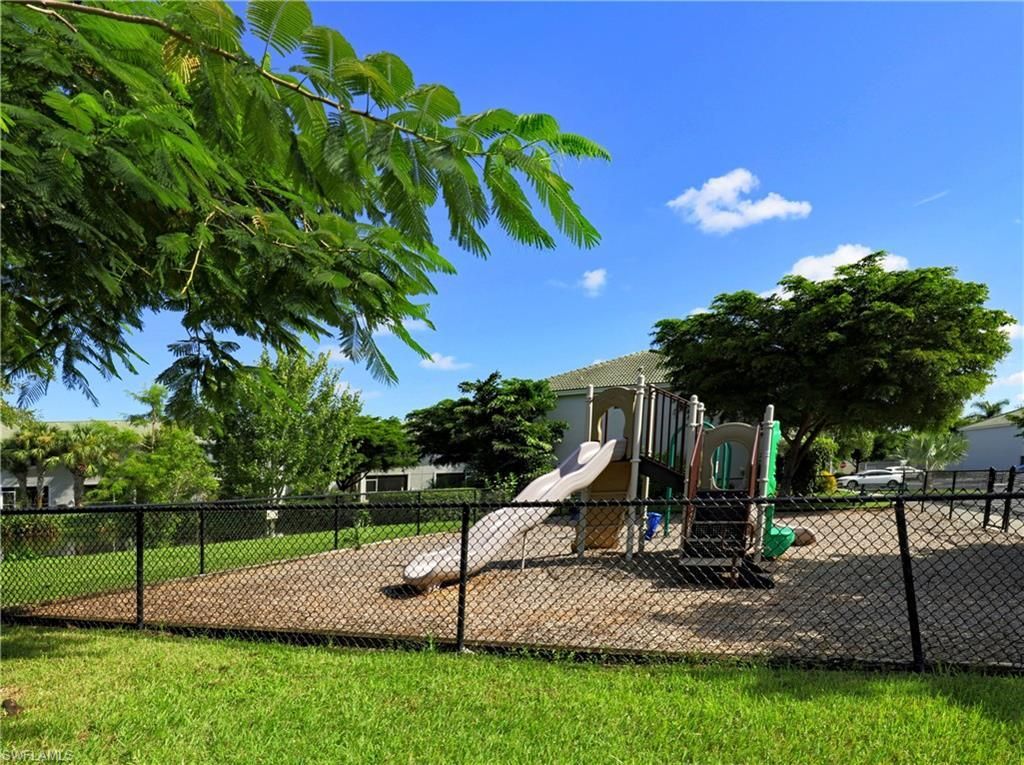 8205 Pacific Beach Dr , Fort Myers, FL 33966 Photo