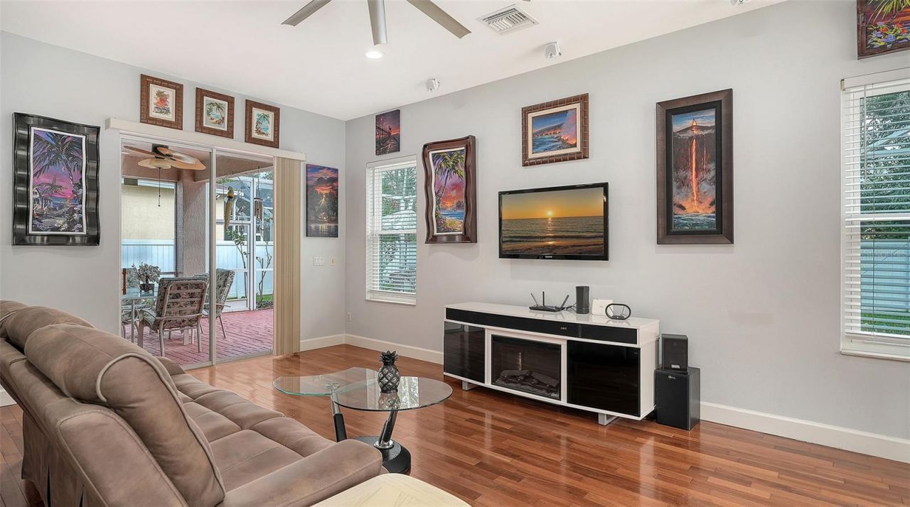 6659 38th Lane E, Sarasota, FL 34243 Photo