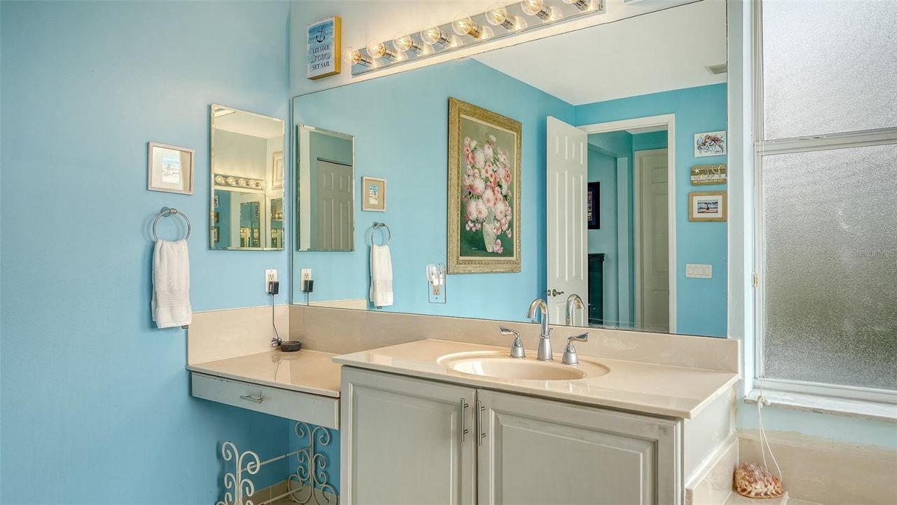 6659 38th Lane E, Sarasota, FL 34243 Photo