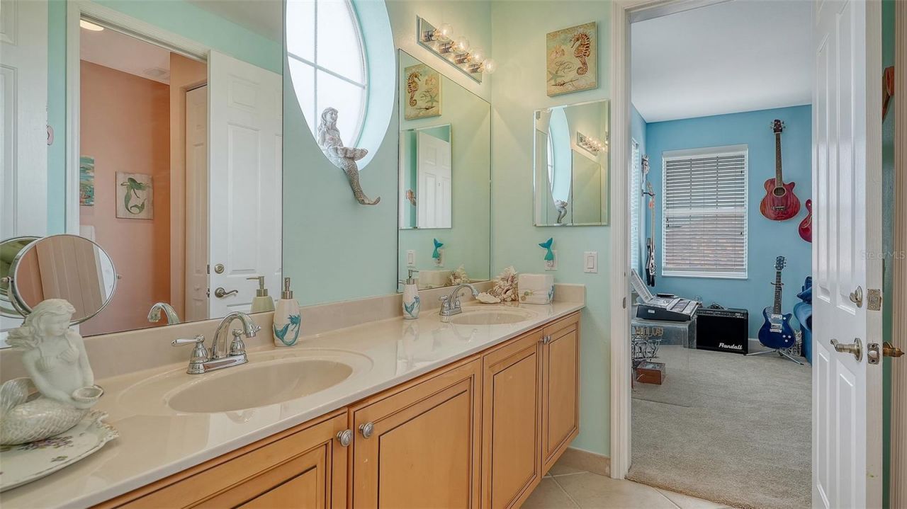 6659 38th Lane E, Sarasota, FL 34243 Photo