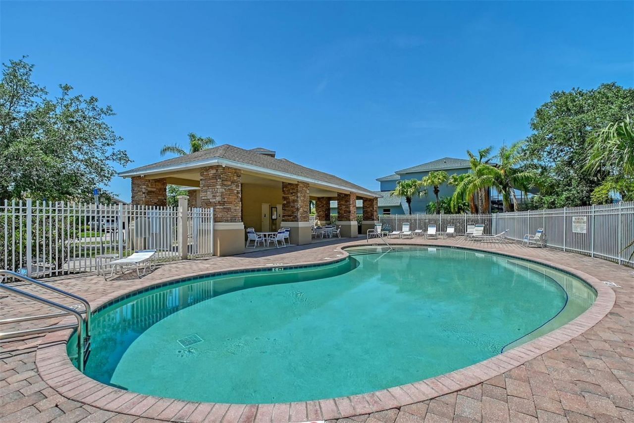 6659 38th Lane E, Sarasota, FL 34243 Photo