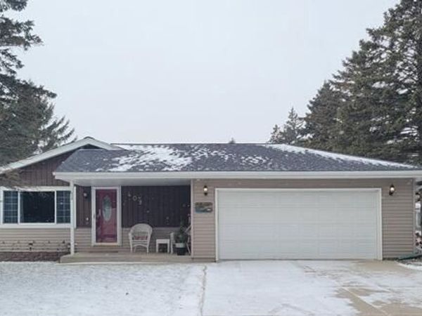 409 Van Buren ROAD, Howards Grove, WI 53083