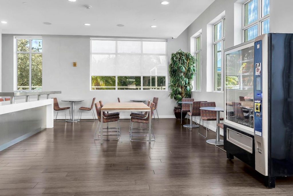 300 S Australian Avenue, Unit 618, West Palm Beach, FL 33401 Photo