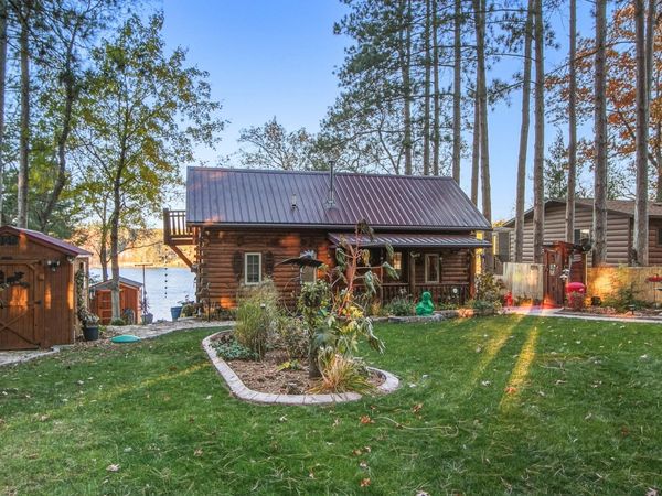 W8120 Eagle Court, Oxford, WI 53952