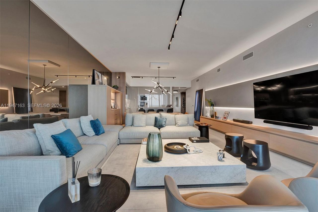 18975 Collins Ave , Unit 4602, Sunny Isles Beach, FL 33160 Photo