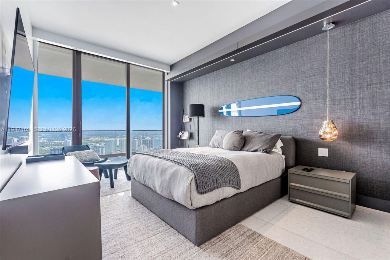 18975 Collins Ave , Unit 4602, Sunny Isles Beach, FL 33160 Photo