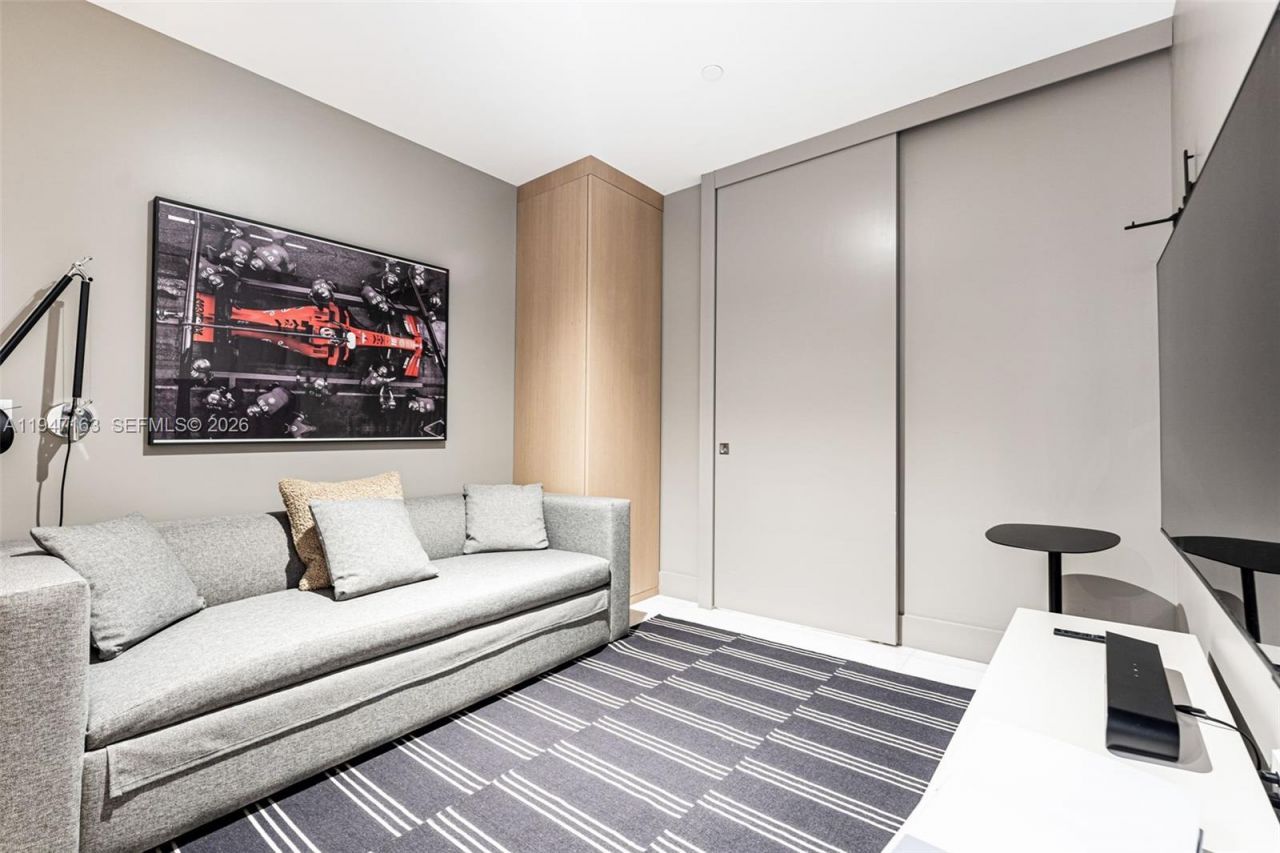 18975 Collins Ave , Unit 4602, Sunny Isles Beach, FL 33160 Photo