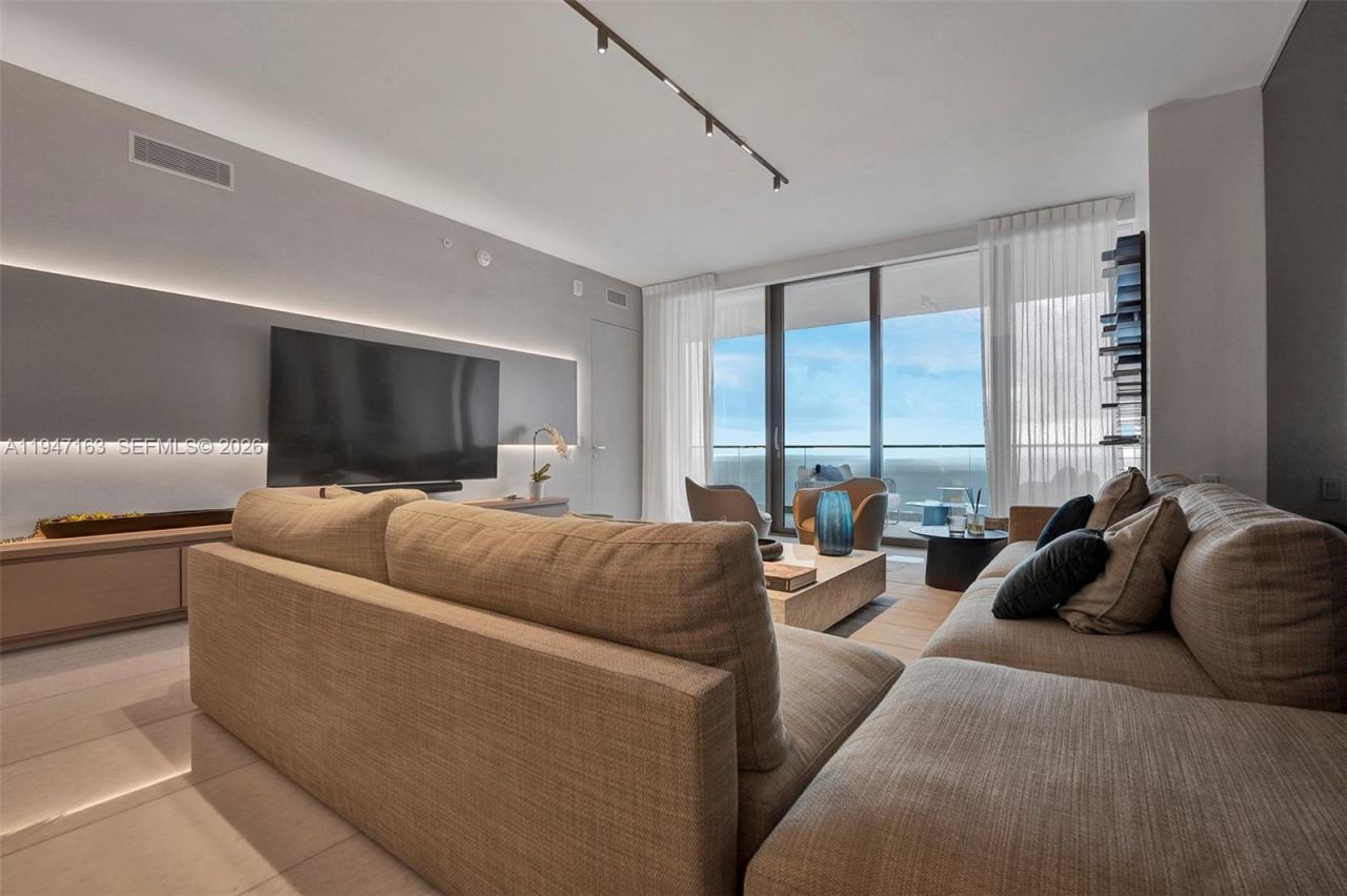 18975 Collins Ave , Unit 4602, Sunny Isles Beach, FL 33160 Photo